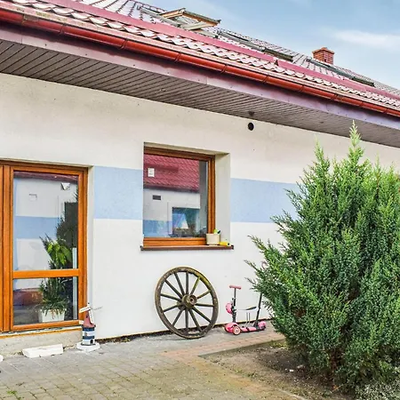 5 Bedroom Gorgeous In Swierzno Ferienhaus Miastko (Bytow)