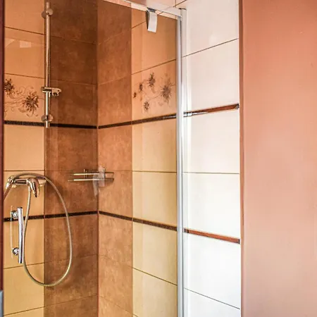 5 Bedroom Gorgeous In Swierzno Ferienhaus *